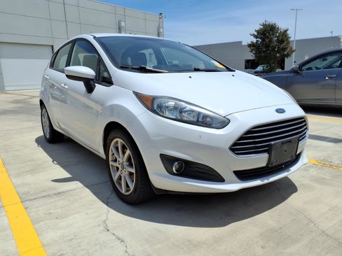 Used 2019 Ford Fiesta SE w/ Equipment Group 201A FWD image 2