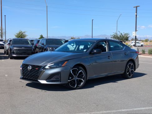 Used 2024 Nissan Altima 2.5 SR AWD/4WD image 31