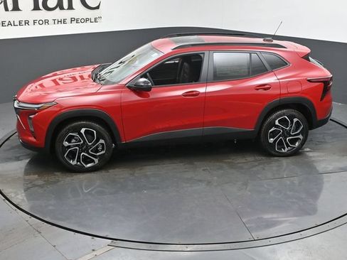 New 2026 Chevrolet Trax RS w/ Sunroof Package FWD image 36