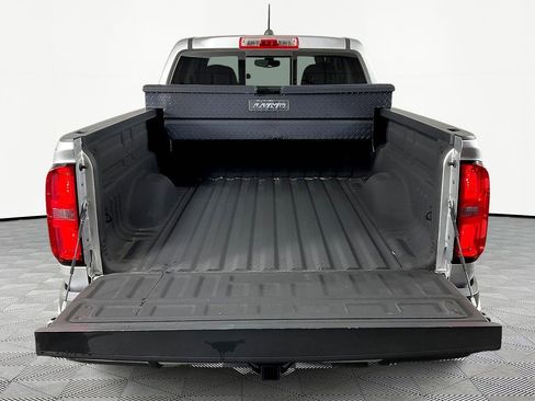 Used 2016 Chevrolet Colorado LT w/ LT Convenience Package image 8