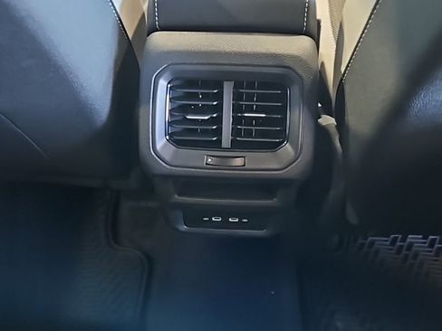 New 2026 Volkswagen Taos SE AWD/4WD image 17