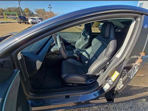 Used 2024 Tesla Model 3 Performance image 2