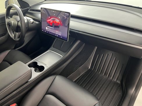 Used 2022 Tesla Model Y Performance AWD/4WD image 25