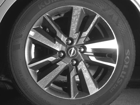 Used 2025 Nissan Versa SV image 14