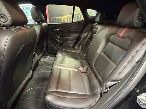 Used 2024 Chevrolet Trax RS w/ Sunroof Package image 10