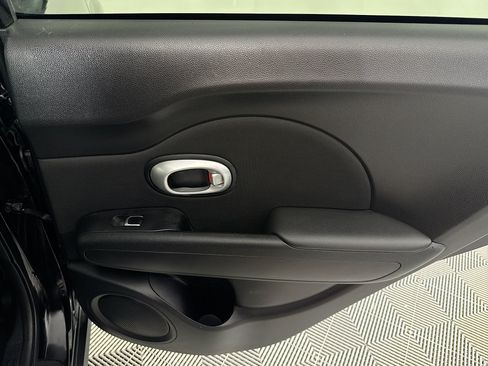 Used 2018 Kia Soul FWD image 24