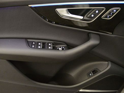 Used 2025 Audi Q7 2.0T Premium w/ Convenience Plus Package image 25