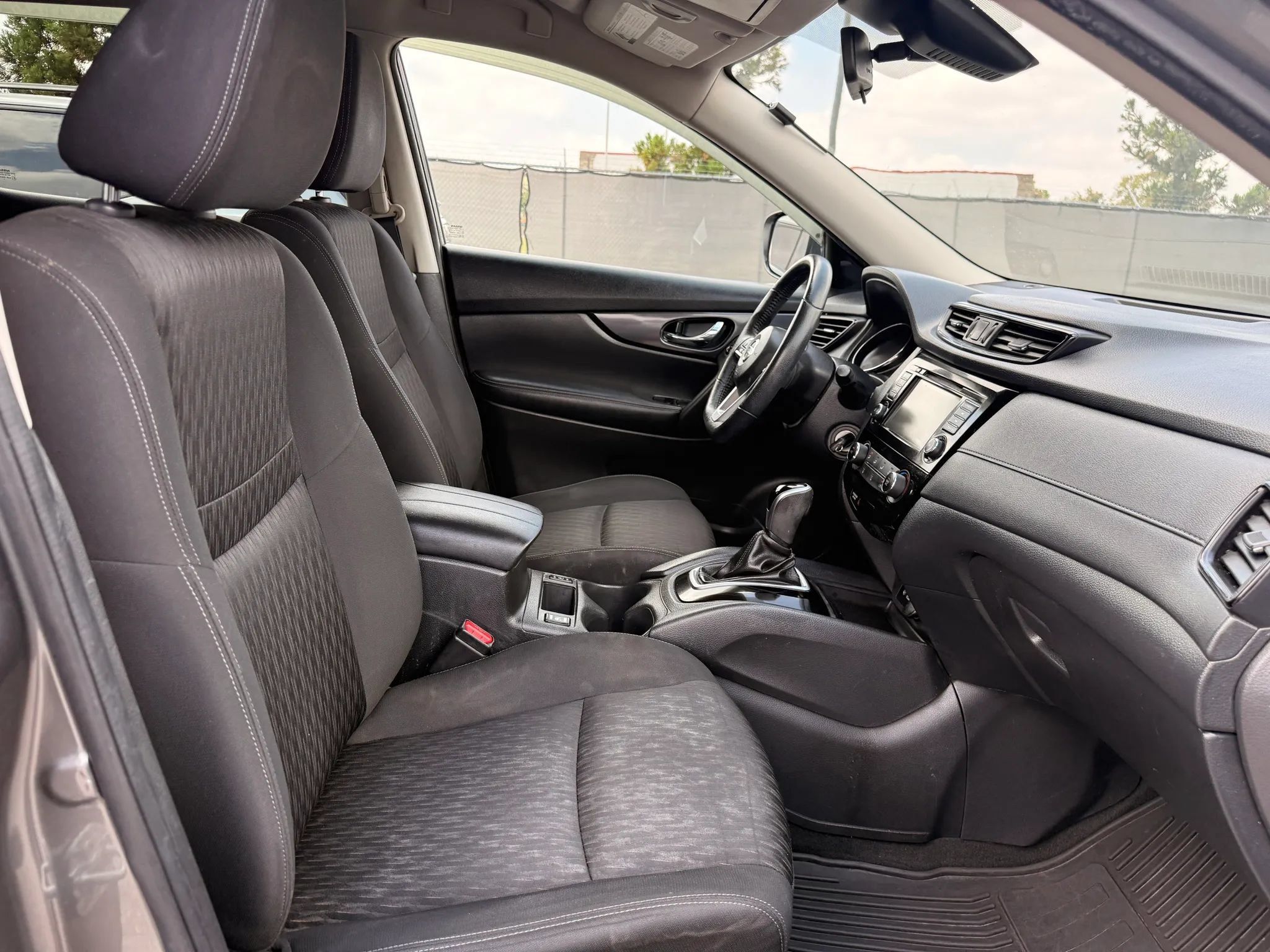 Used 2020 Nissan Rogue S w/ Special Edition Package AWD/4WD image 18