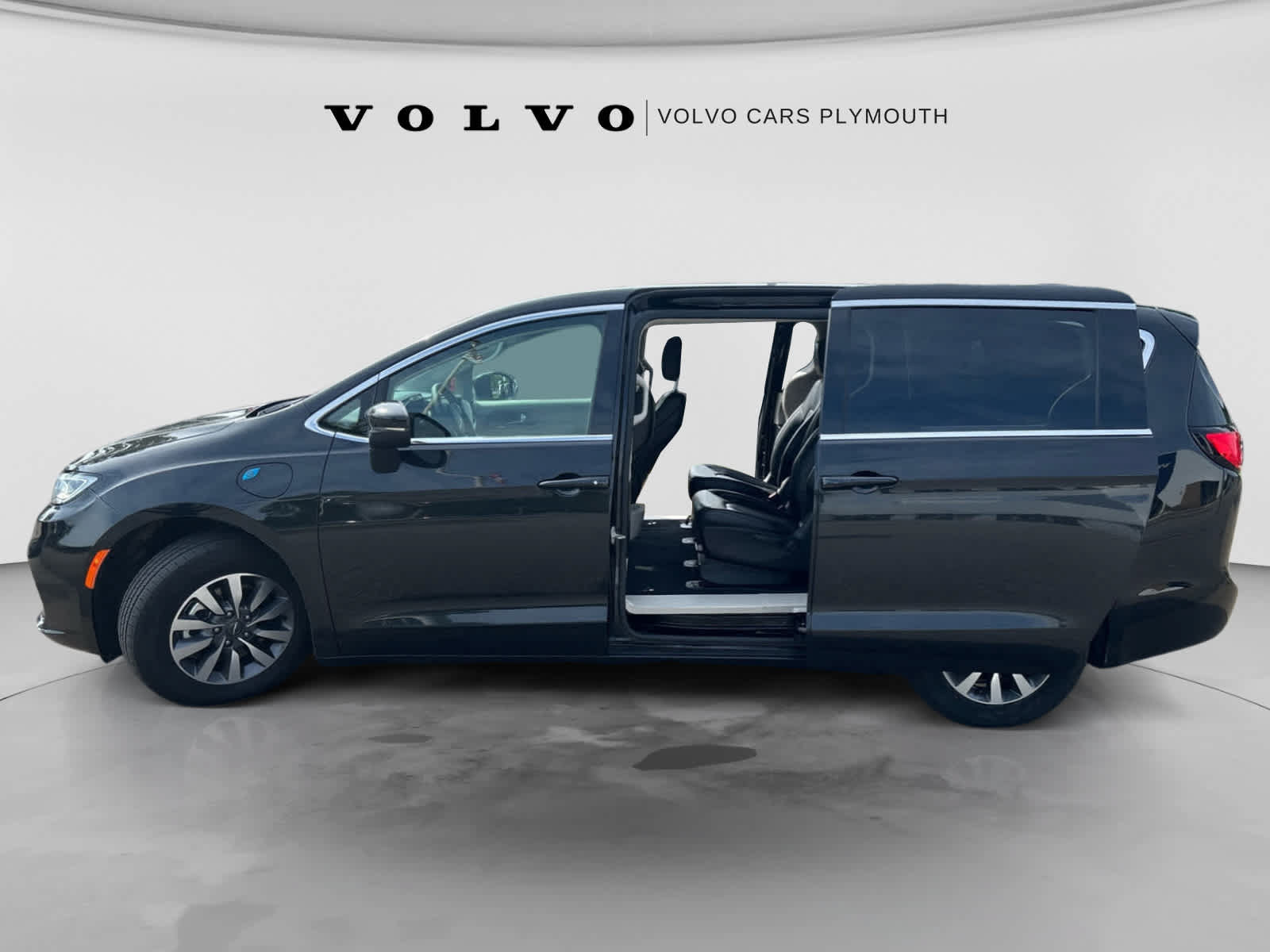 Used 2023 Chrysler Pacifica Touring-L FWD image 12