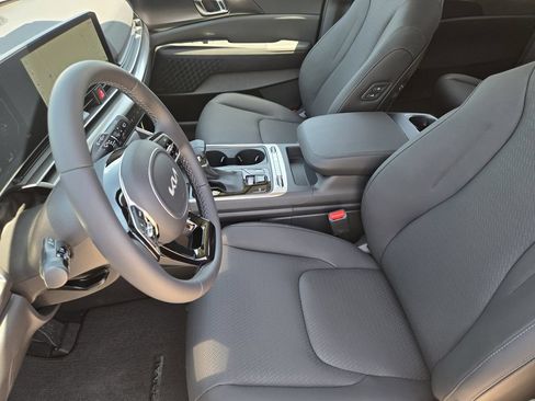 New 2026 Kia Carnival SX Prestige FWD image 9
