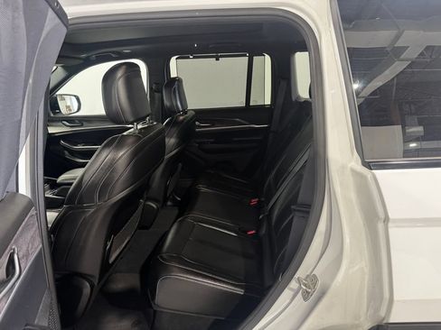 Used 2024 Jeep Grand Cherokee Limited w/ Luxury Tech Group II AWD/4WD image 20