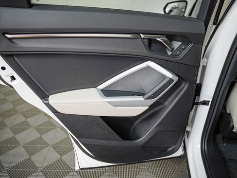 Used 2023 Audi Q3 2.0T Premium w/ Convenience Package image 24