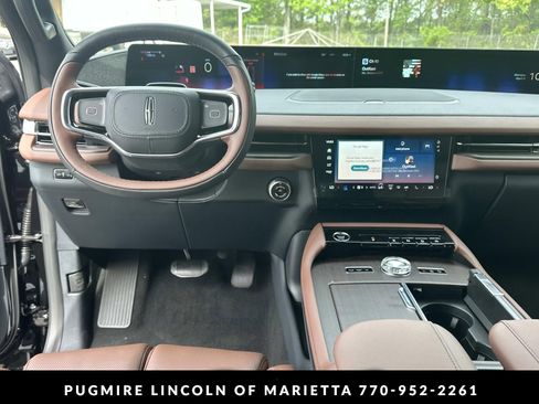 New 2026 Lincoln Navigator L Reserve AWD/4WD image 14
