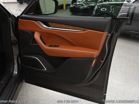 Used 2018 Maserati Levante S GranLusso image 42