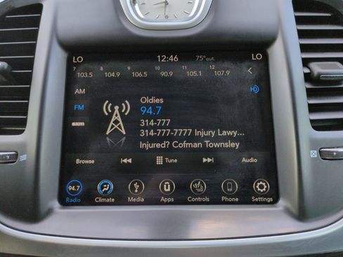 Used 2019 Chrysler 300 Touring w/ Quick Order Package 2EF RWD image 22