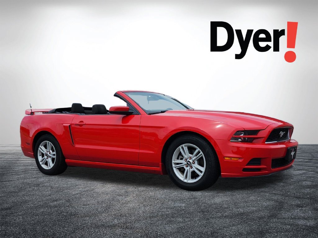 Used 2014 Ford Mustang Convertible RWD image 1