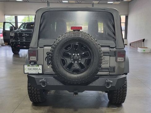 Used 2018 Jeep Wrangler Sport AWD/4WD image 6
