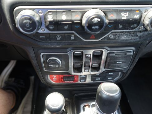 Used 2021 Jeep Wrangler Unlimited Rubicon AWD/4WD image 16
