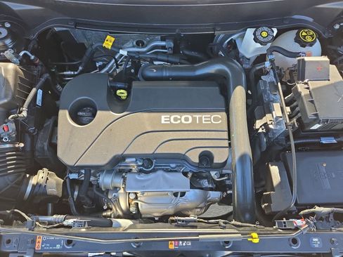 Used 2022 GMC Terrain SLE w/ Driver Convenience Package image 13