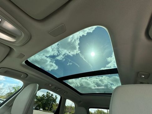 Used 2023 Volvo XC60 B5 Plus image 38