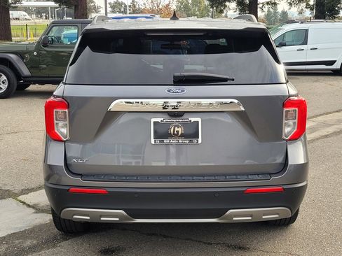 Used 2022 Ford Explorer XLT w/ Equipment Group 202A image 5