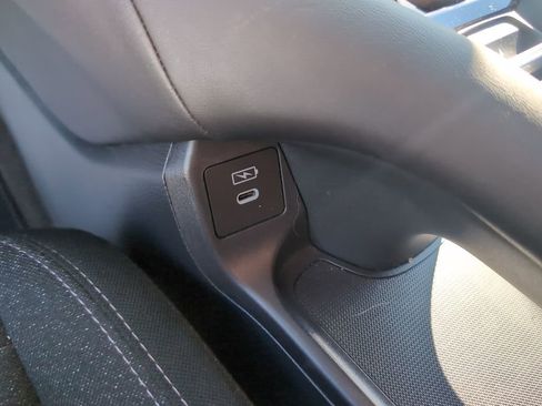 Used 2025 Honda HR-V LX image 24