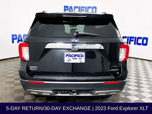 Used 2023 Ford Explorer XLT w/ Equipment Group 202A image 7
