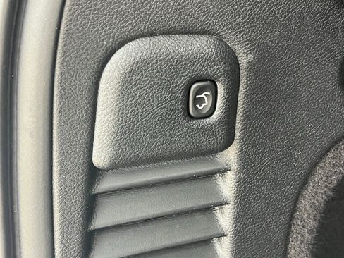 Used 2020 Jeep Grand Cherokee Limited image 16