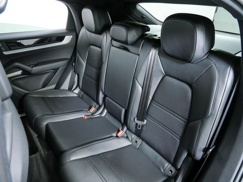 New 2026 Porsche Cayenne Coupe AWD/4WD image 20