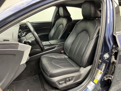 Used 2020 Toyota Avalon XLE w/ Carpet Mat Package FWD image 8