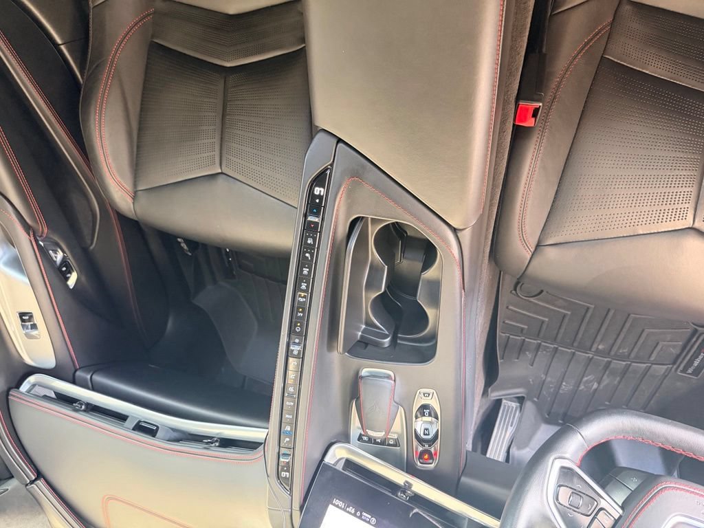Used 2021 Chevrolet Corvette Stingray Premium Conv w/ Z51 Performance Package RWD image 17