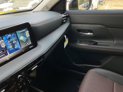 New 2026 Nissan Kicks SR image 36