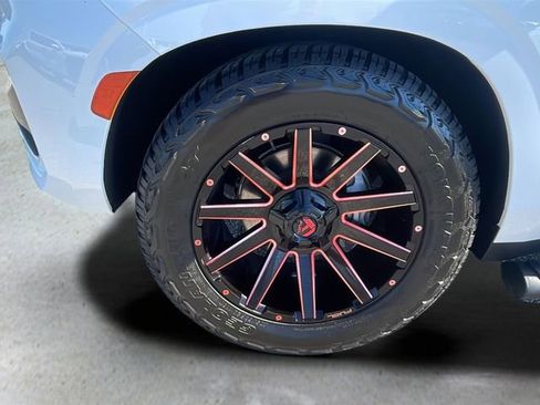 Used 2021 Chevrolet Tahoe Z71 w/ Z71 Off-Road Package image 10