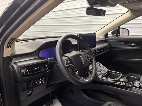 Used 2022 Lincoln Nautilus AWD image 12