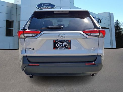 Used 2022 Toyota RAV4 LE AWD/4WD image 7