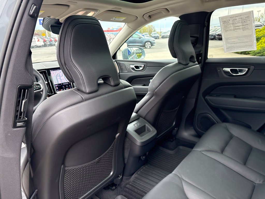 Certified 2023 Volvo XC60 B5 Plus AWD/4WD image 34