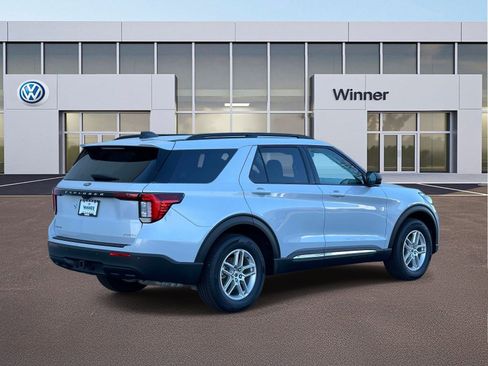 Used 2025 Ford Explorer Active image 5