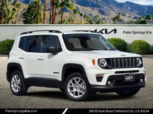 Used 2022 Jeep Renegade Latitude image 1