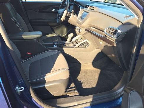 Used 2021 Chevrolet TrailBlazer LT w/ Driver Confidence Package image 9