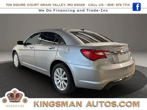 Used 2013 Chrysler 200 Limited FWD image 6