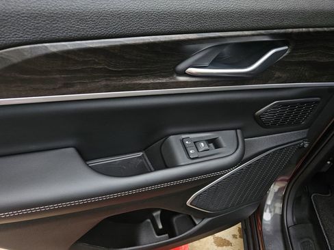 New 2026 Jeep Grand Cherokee Limited RWD image 13