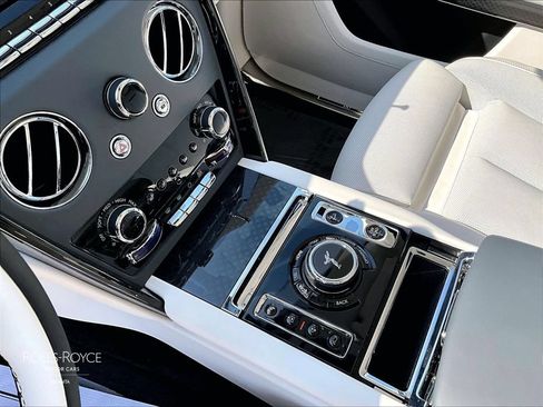 New 2026 Rolls-Royce Cullinan Black Badge AWD/4WD image 8