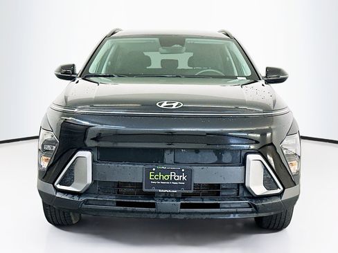 Used 2025 Hyundai Kona SEL image 2
