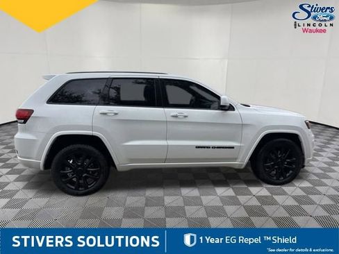Used 2018 Jeep Grand Cherokee Altitude AWD/4WD image 5