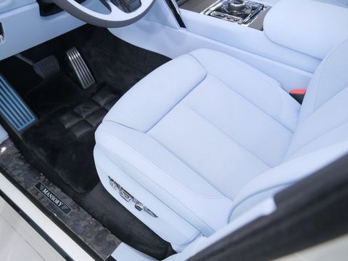 Used 2026 Rolls-Royce Cullinan image 33