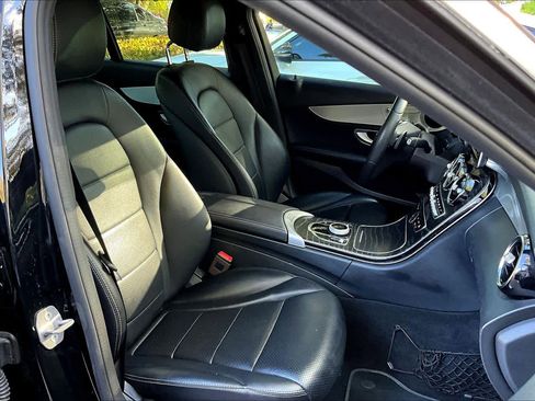Used 2018 Mercedes-Benz C 300 Sedan image 8