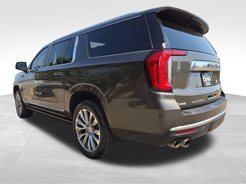 Used 2021 GMC Yukon XL Denali w/ Denali Ultimate Package AWD/4WD image 11