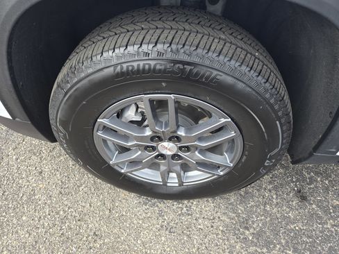 Used 2025 GMC Acadia Elevation image 10