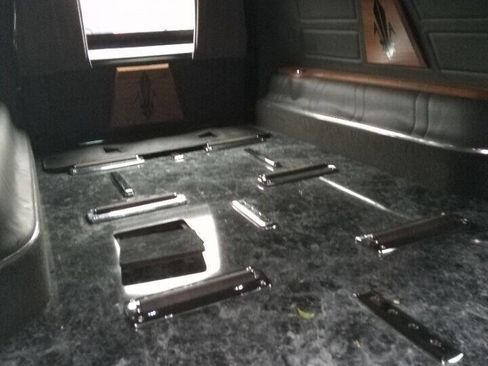 Used 2011 Cadillac DTS Limousine image 16