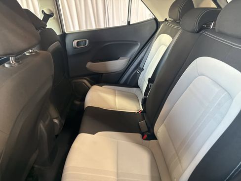 Certified 2023 Hyundai Venue SEL w/ Cargo Package image 17